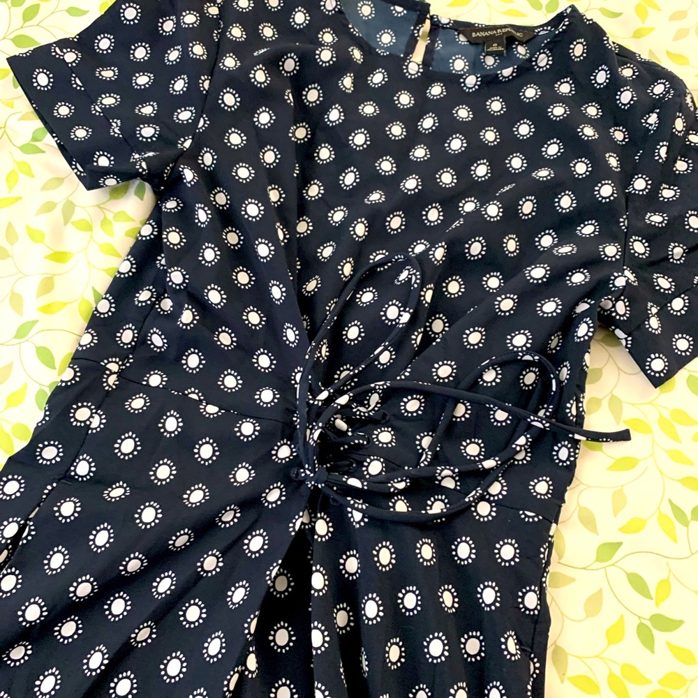 Lace-up fit and flare dress. - Picture 5 of 8